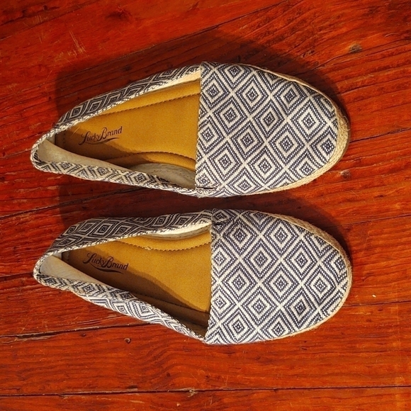 Lucky Brand Blue and White Diamond Pattern Canvas Espadrille Flats Sz 9 - Picture 1 of 9